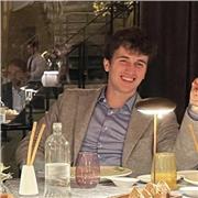 Studente universitario in Ingegneria insegna Fisica a ragazzi di Licei o Istituti Tecnici